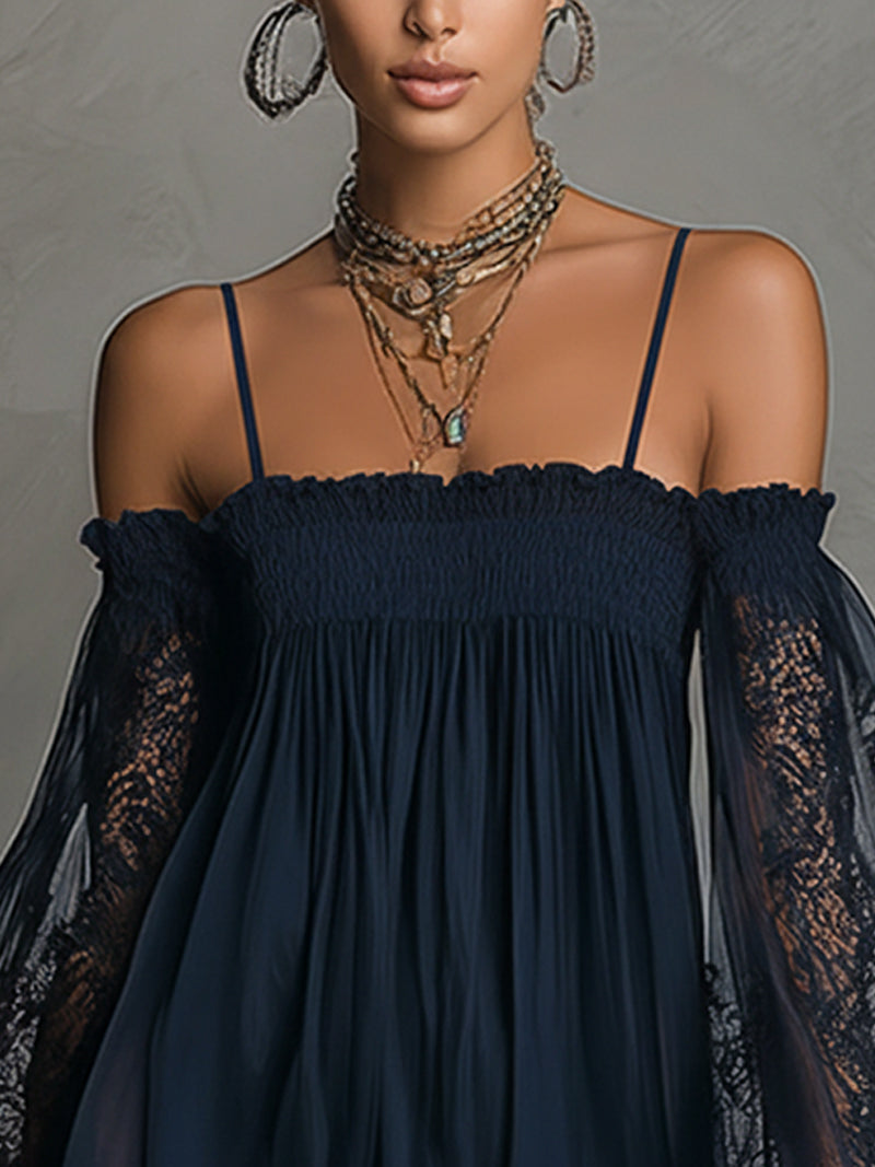 Noemi | Robe courte en chiffon bleu marine avec décolleté off-the-shoulder, bordures en dentelle et manches transparentes