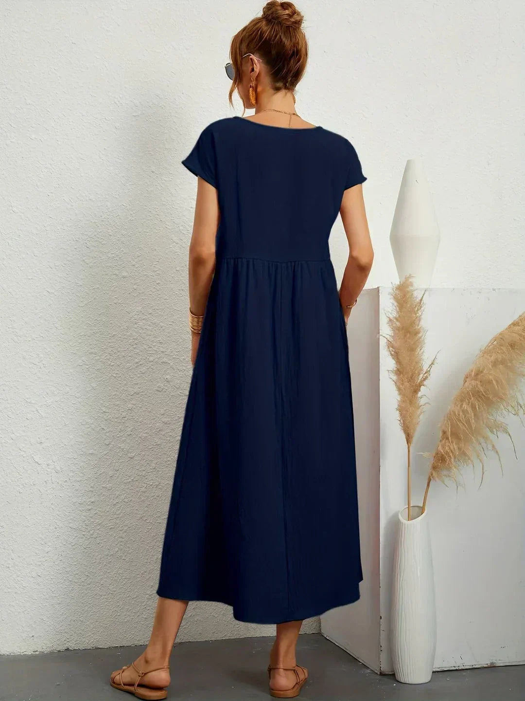 Gabrielle | Robe midi fluide d'une élégance intemporelle