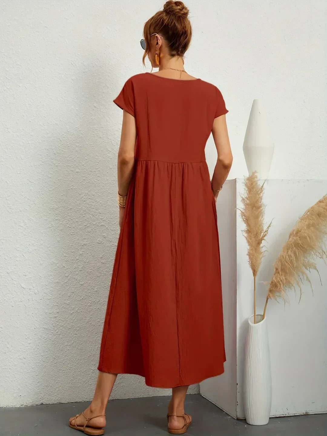 Gabrielle | Robe midi fluide d'une élégance intemporelle