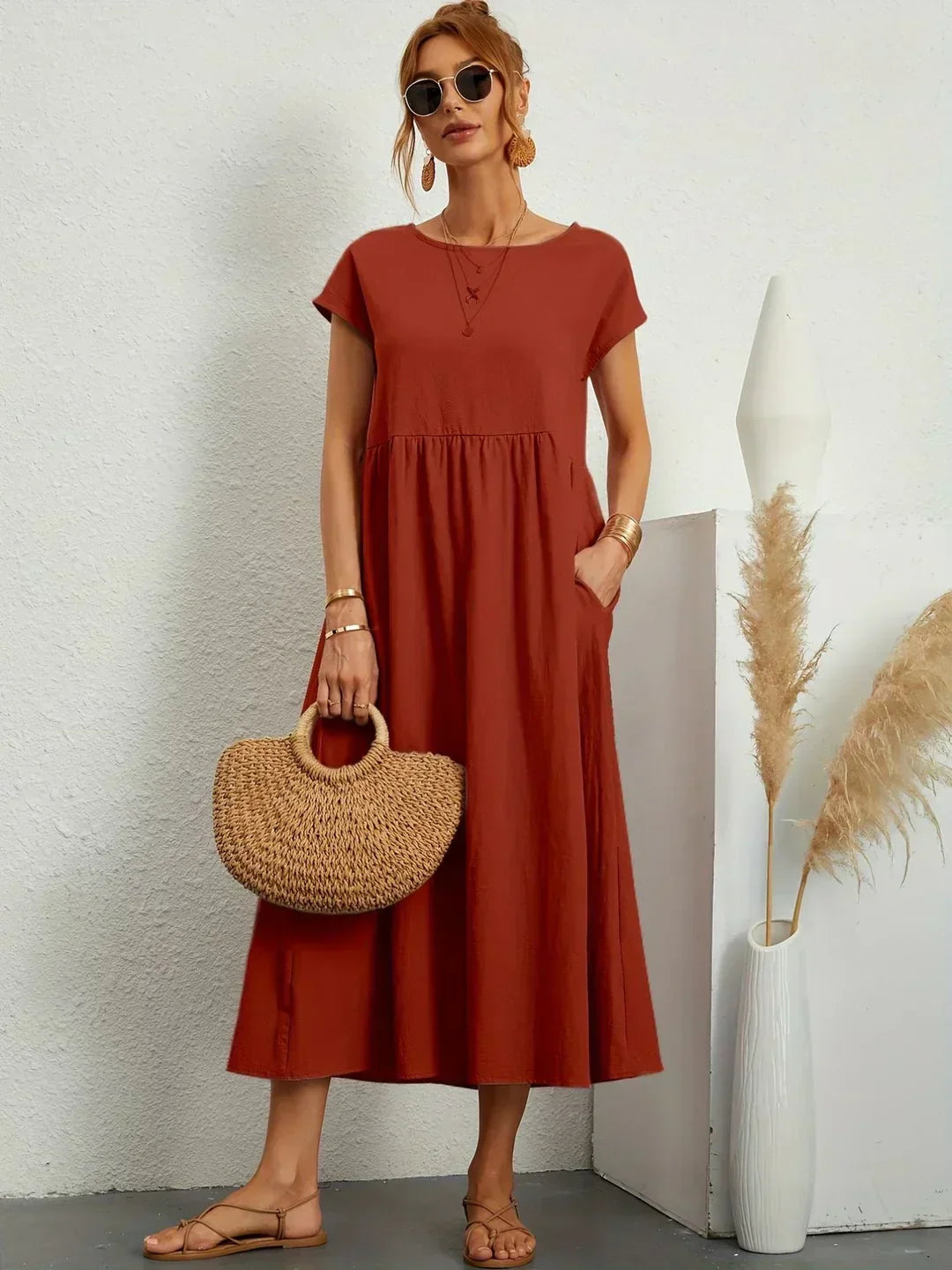 Gabrielle | Robe midi fluide d'une élégance intemporelle