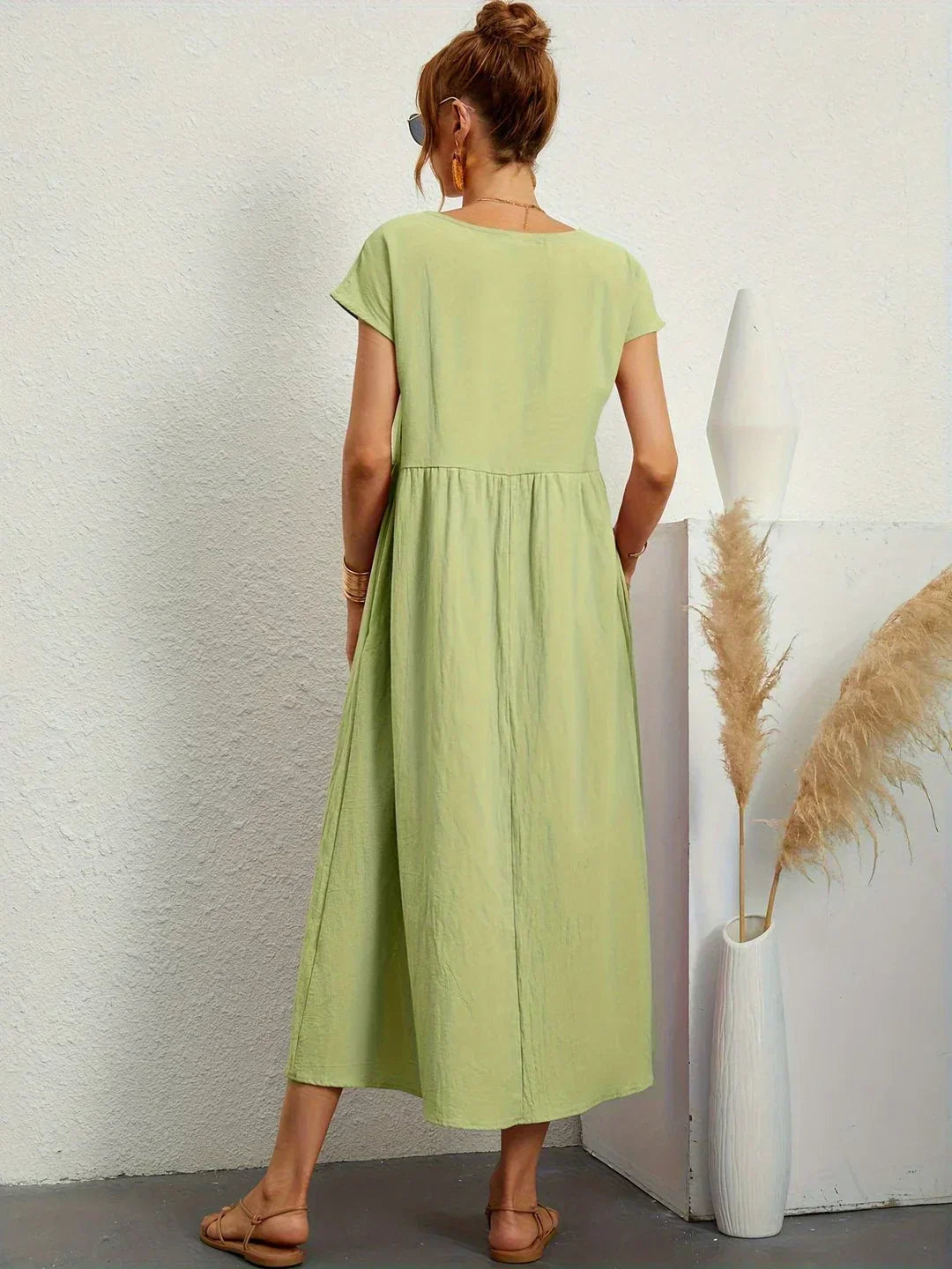 Gabrielle | Robe midi fluide d'une élégance intemporelle