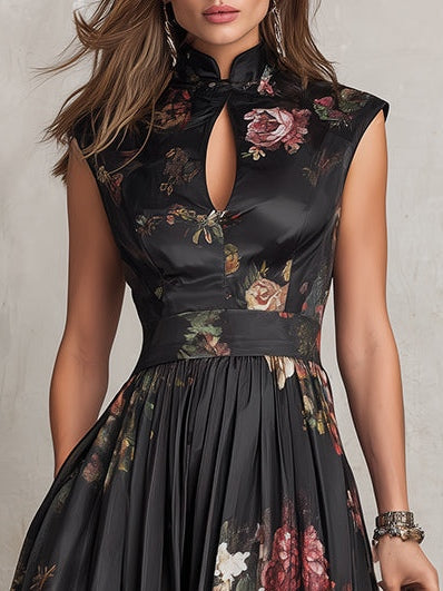 Violetta - Robe Midi Noire en Satin Plissé avec Motif Floral et Décolleté en O