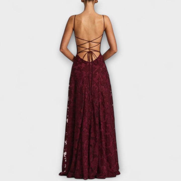 Kairi - Robe Maxi Élégante avec Dentelle Florale et Bretelles Spaghetti